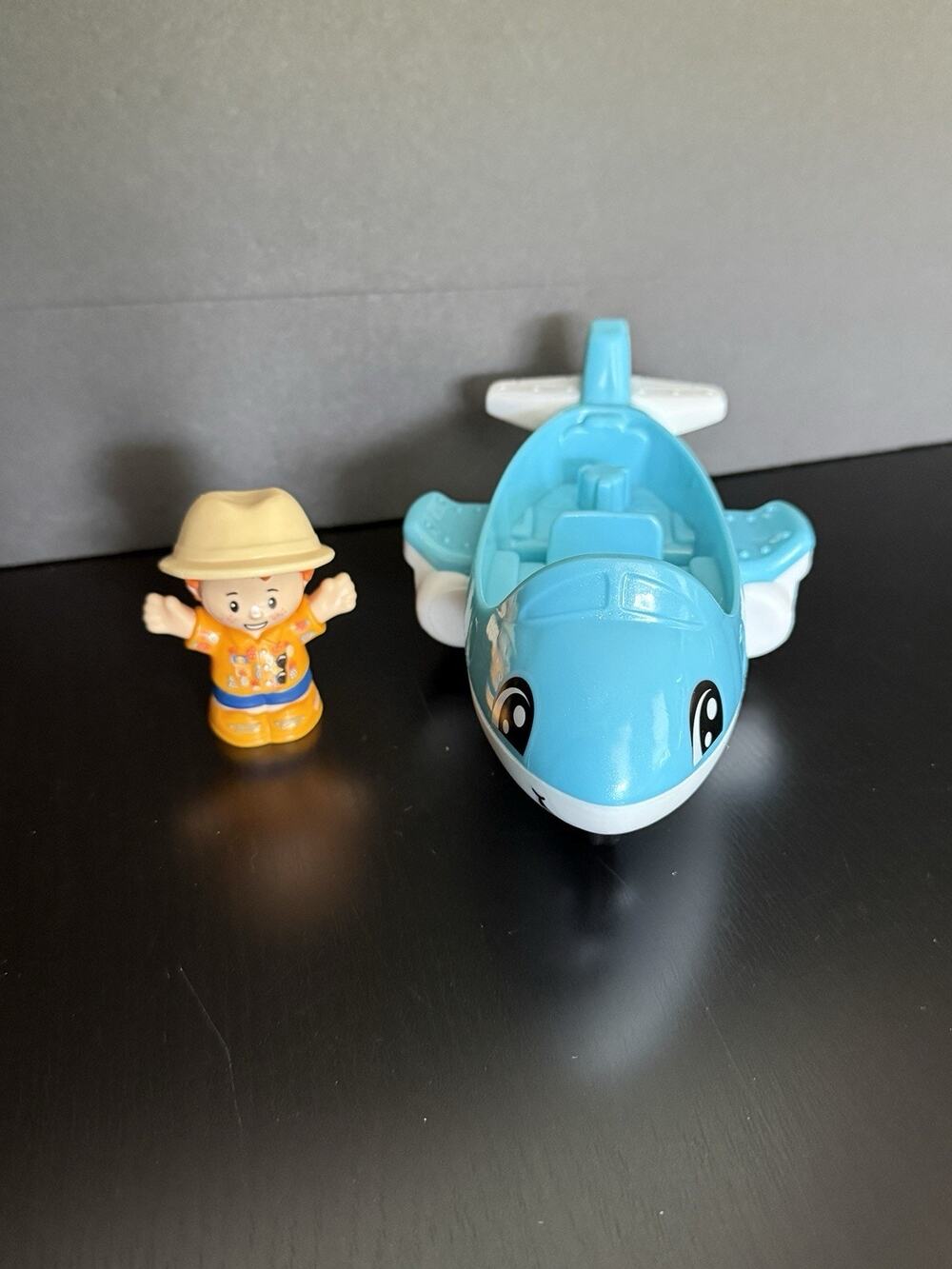 Fisher Price Little People Blue Airplane Plane Airport Double-Seater Face & Boy